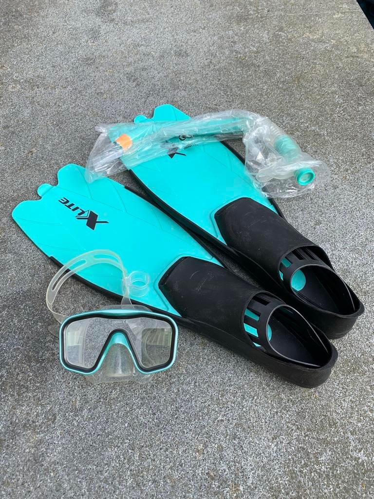 Driedelige snorkelset - Francis (vinnen, masker, snorkel), Watersport en Boten, Snorkelen, Ophalen of Verzenden, Zo goed als nieuw