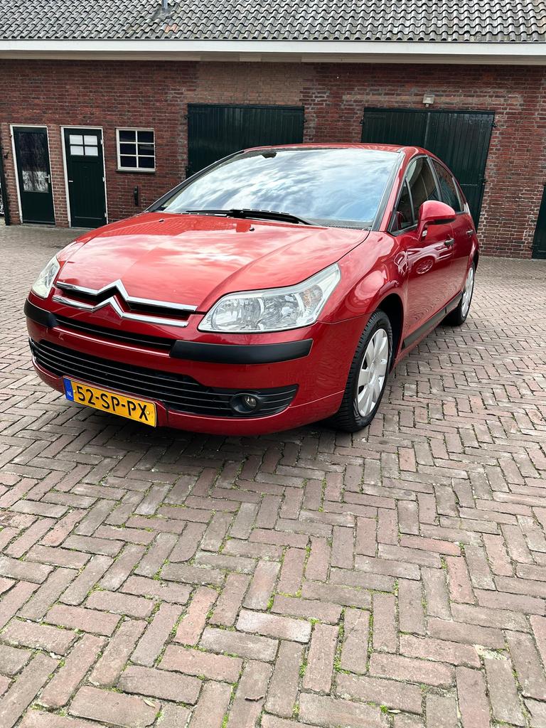 Citroën C4 1.6 16V 80KW 2006 Rood, Auto's, Voorwielaandrijving, Stof, 4 cilinders, 1175 kg