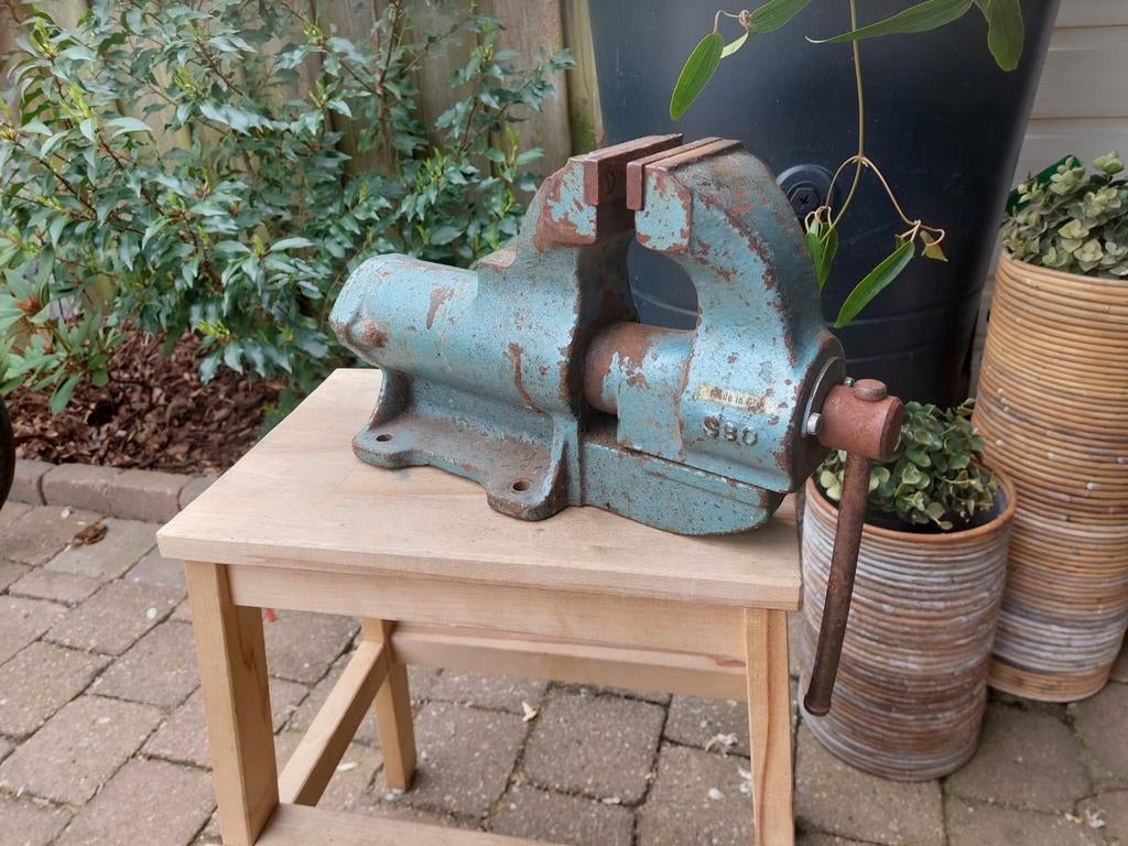 Robuuste bankschroef - Ideaal voor werkplaats en hobby, Ophalen, Gebruikt