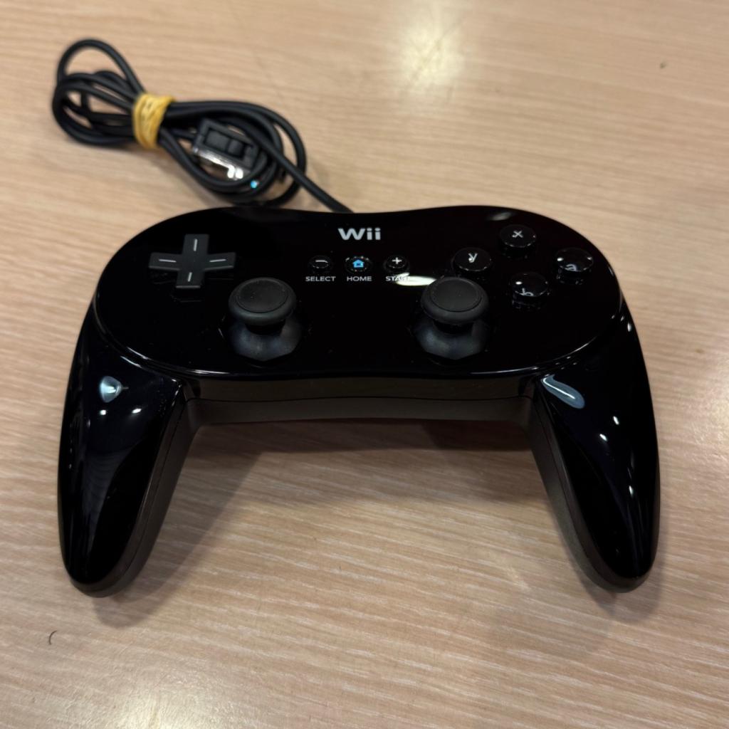 Nintendo Wii Classic Pro controller in zeer nette staat, Spelcomputers en Games, Nintendo, Zo goed als nieuw, Support@nintendo.com