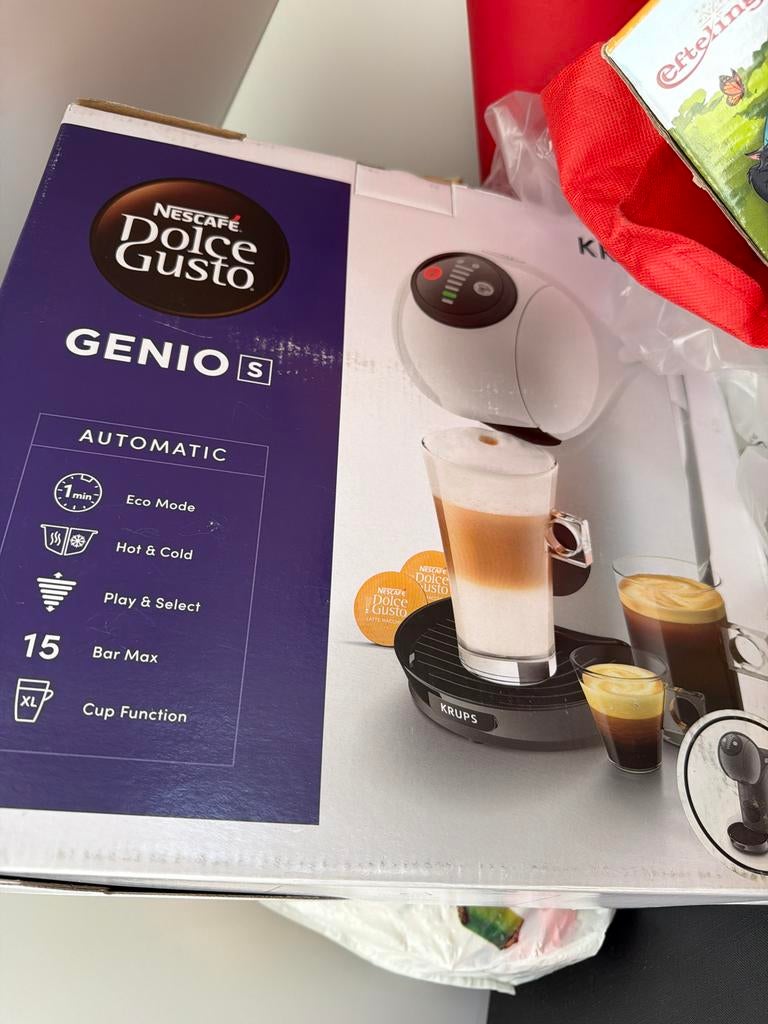 Dolce Gusto Genio S koffiezetapparaat met cups, Ophalen of Verzenden, Nieuw, Koffiemachine, Koffiepads en cups