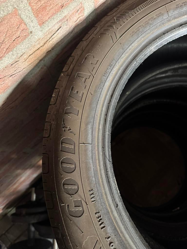 4 goede zomerbanden van het merk GoodYear 215/55/R18, Ophalen, Zo goed als nieuw