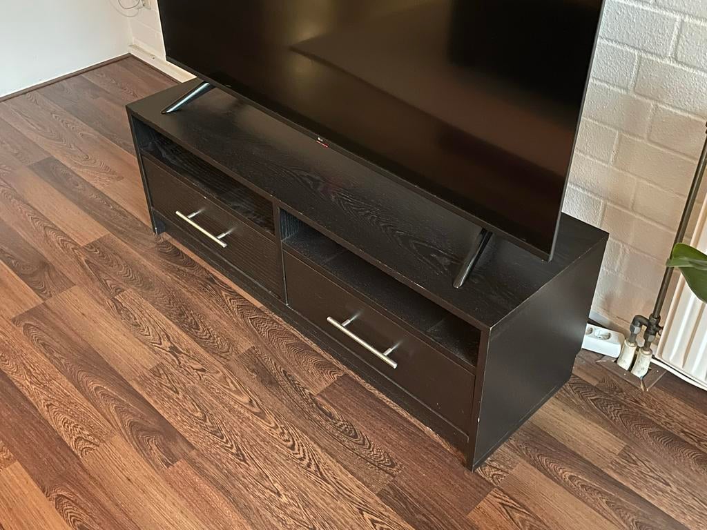 Donker tv-meubel met twee lades, Gebruikt, 100 tot 150 cm, Ophalen of Verzenden, Minder dan 100 cm