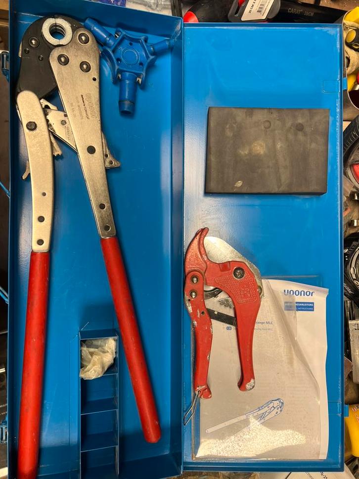 Uponor hand persgang 1 x gebruikt, Doe-het-zelf en Verbouw, Gereedschap | Handgereedschap, Zo goed als nieuw, Ophalen of Verzenden