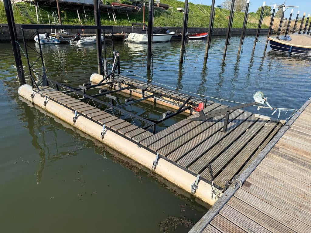 Steiger / Bootlift / Botenlift/ opvaardock, Ophalen, Gebruikt, Overige typen, Minder dan 2 meter
