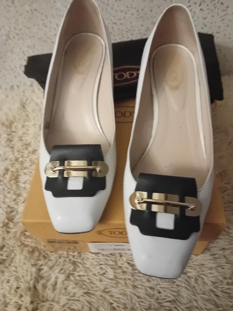 TOD'S MAAT 38 WITTE BLOKPUMP IN LEDER MET ZWARTE ACCENTEN, Schoenen met lage hakken, Verzenden, Wit, Zo goed als nieuw