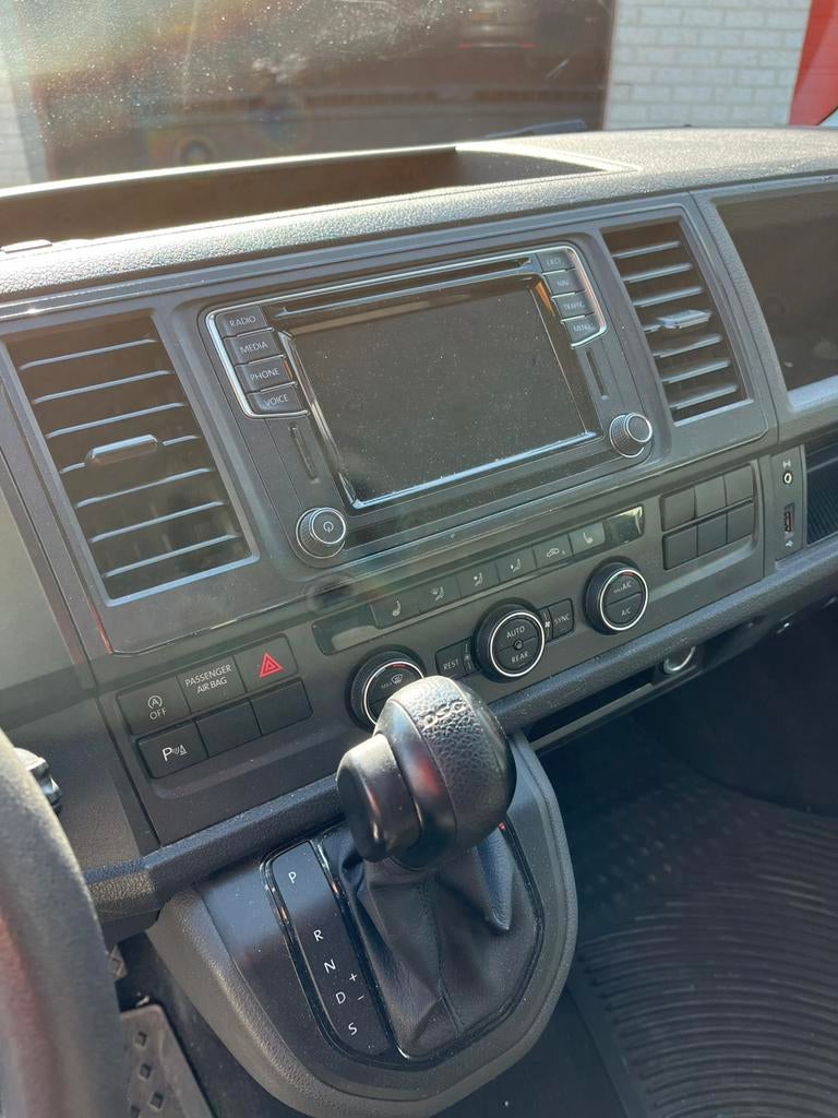 Volkswagen t6 automaat California 2017, Auto's, 4 cilinders, 255 €/maand, Diesel, Particulier