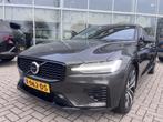 Volvo S60 Recharge T6 AWD Plus Dark | NL-AUTO | Harman & Kar, Auto's, Stof, Gebruikt, Euro 6, 4 cilinders