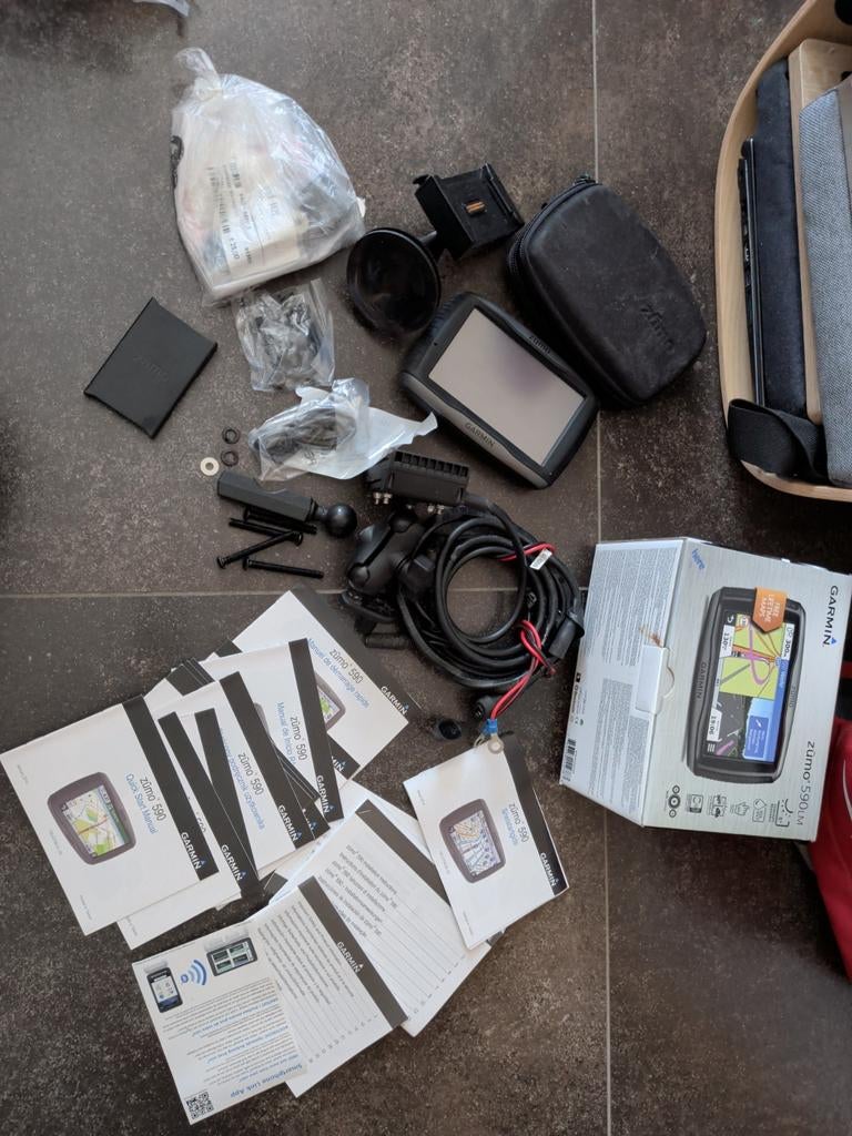 Set Garmin zumo 590 LM compleet werkend 2 keer gebruikt, Motoren, Ophalen of Verzenden, Zo goed als nieuw