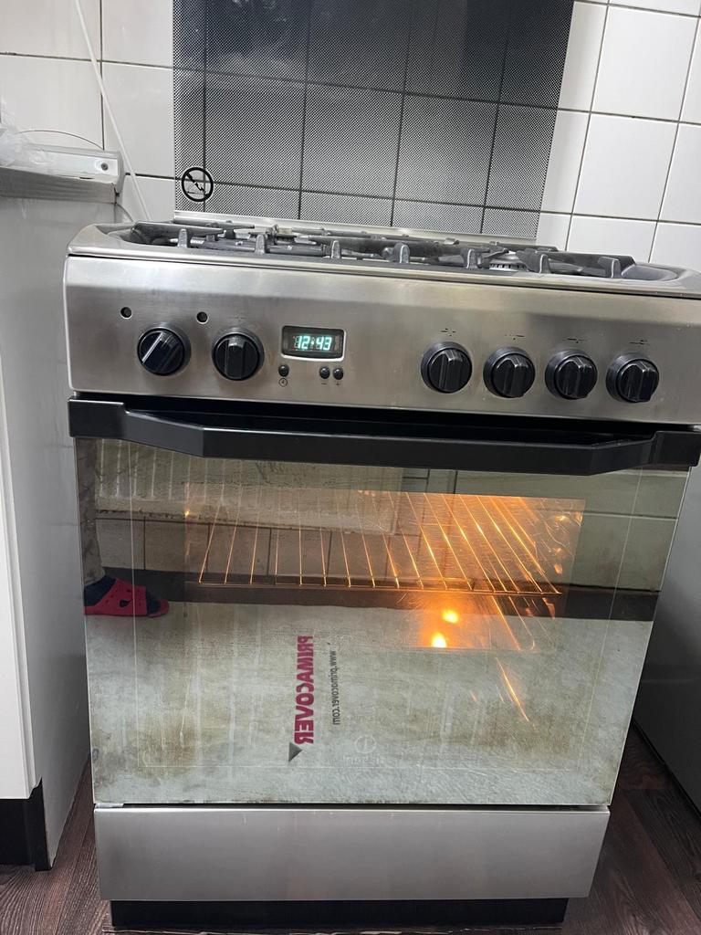 indesit gasfornuis, Witgoed en Apparatuur, Fornuizen, Minder dan 85 cm, Zo goed als nieuw, Gas, Vrijstaand