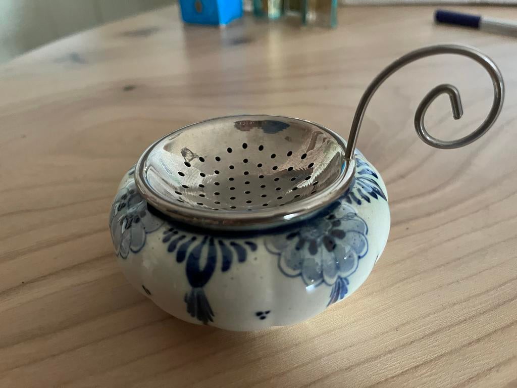 Delfts blauw theezeefje met porseleinen houder, Ophalen of Verzenden