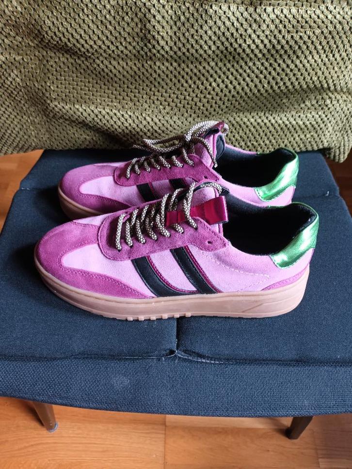 Paars/Roze sneakers OMODA-ZGAN, Kleding | Dames, Schoenen, Zo goed als nieuw, Sneakers of Gympen, Roze, Ophalen of Verzenden