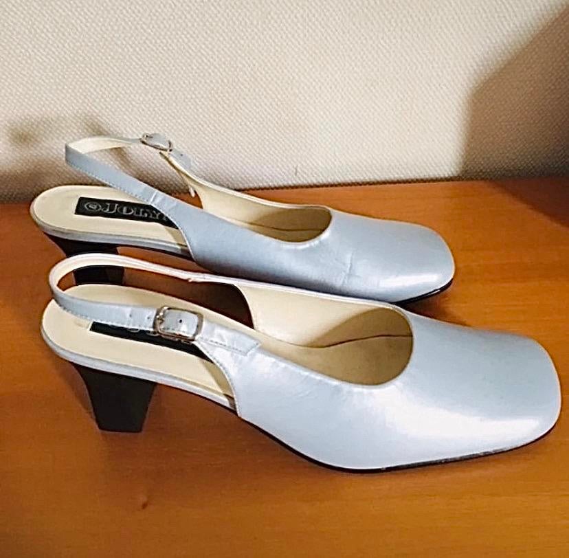 JOLYNE lichtblauwe slingback pumps - Maat 41, Kleding | Dames, Schoenen, Schoenen met lage hakken, Blauw, Ophalen of Verzenden