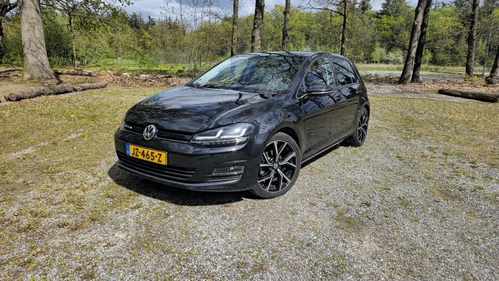 Volkswagen Golf 1.0 TSI 85KW DSG 5D 2016 Zwart, Zwart, 620 kg, Origineel Nederlands, 115 pk