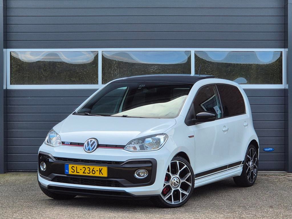 Volkswagen up! | 1.0TSI GTI 115PK | Pano | Camera | 17", Voorwielaandrijving, 970 kg, Stof, 40 €/maand