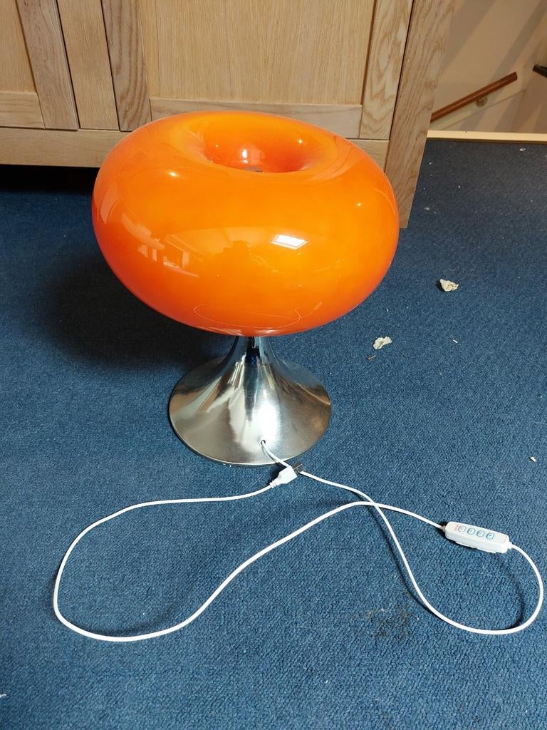 Tweemaal prachtige tafellampen, glazen kap, space age look, Huis en Inrichting, Lampen | Tafellampen, Ophalen, Space age, Minder dan 50 cm