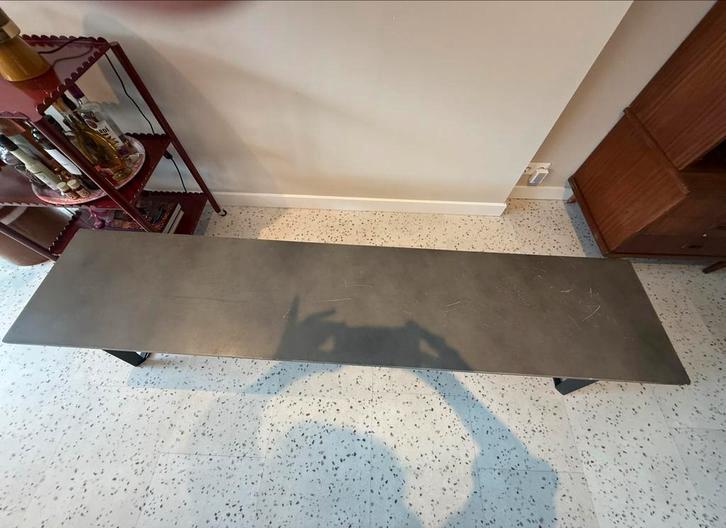 bankje met stalen poten, Antiek en Kunst, Antiek | Meubels | Stoelen en Banken, Ophalen of Verzenden