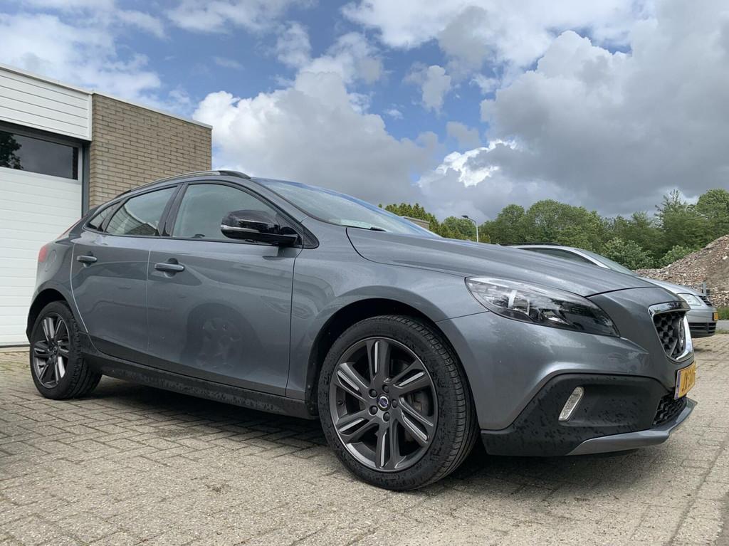 Volvo V40 Cross Country 2.0 D2 NAP NAVI Airco LED Cruise con, Auto's, Voorwielaandrijving, Gebruikt, 4 cilinders, Leder en Stof