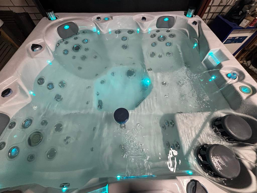 💦Fox Prisma Spa met Balboa besturing💦, Ophalen, Zo goed als nieuw, Afdekzeil, Vast