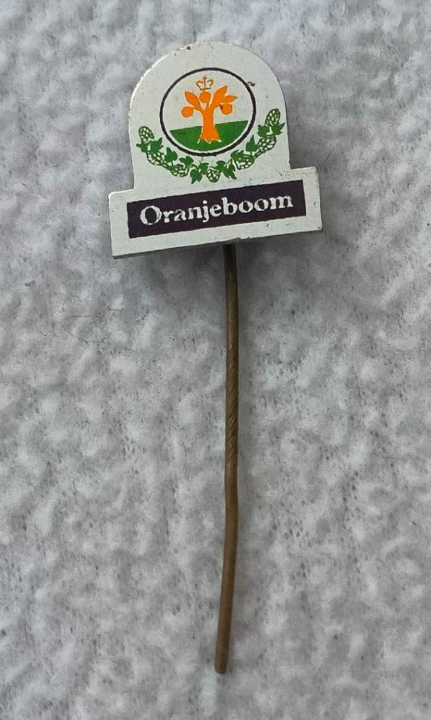 Speldje Oranjeboom bier (2), Ophalen of Verzenden, Zo goed als nieuw, Merk, Speldje of Pin