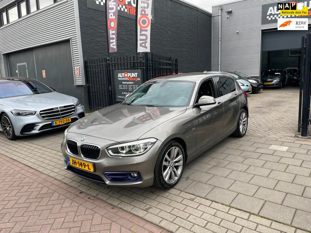 BMW 1-serie 118i Centennial High Executive 1e Eig! Trekhaak, Auto's, BMW, Bedrijf, 650 kg, 3 cilinders, 1300 kg