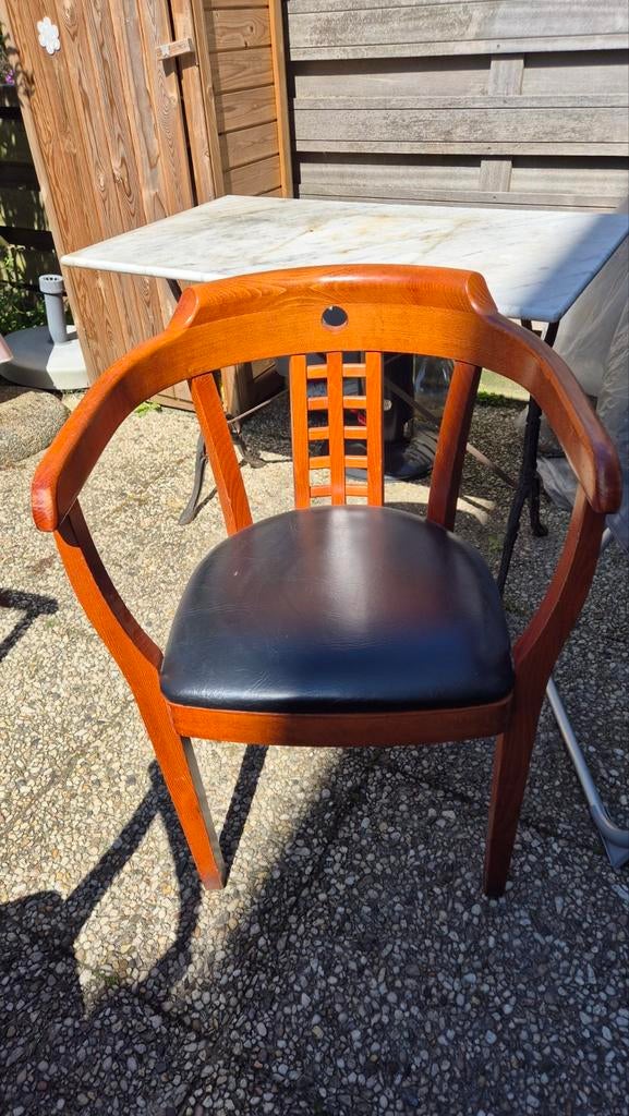 Practig stoelen van goede kuwaliteit hout, Ophalen, Gebruikt, Bruin, Hout