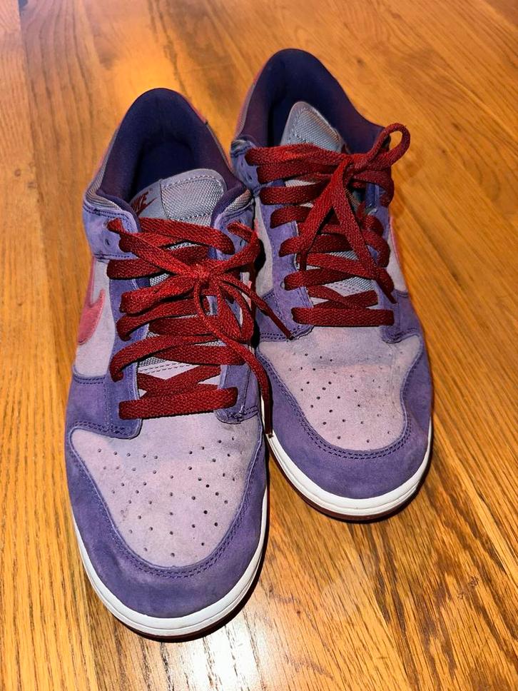 Nike Dunk Low - Paars/Rood - Maat 44,5, Kleding | Heren, Schoenen, Gedragen, Sneakers of Gympen, Overige kleuren, Ophalen