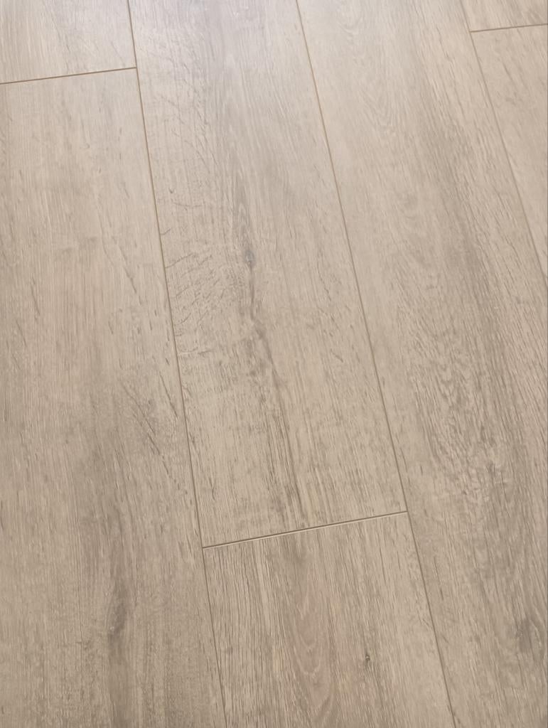 Mooi laminaat met 4 groeven hi, Ophalen, Zo goed als nieuw