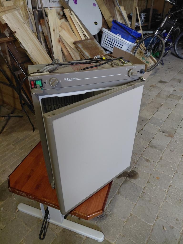 Goed werkende Electrolux ijskast 220v /12v gas, Ophalen of Verzenden, Gebruikt
