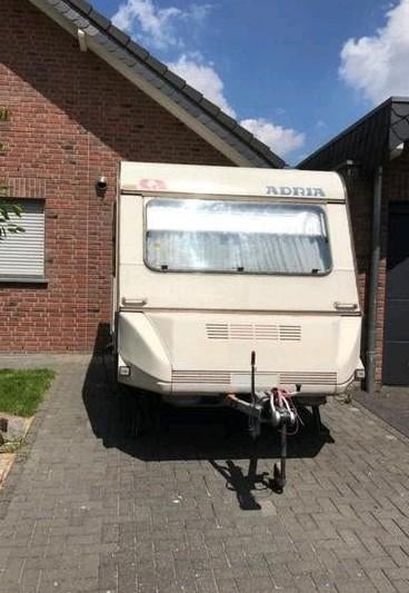 Adria Optima - Met inventaris, ideaal voor starters, Caravans en Kamperen, Caravans, Rondzit, Dwars-stapelbed, Particulier, Adria