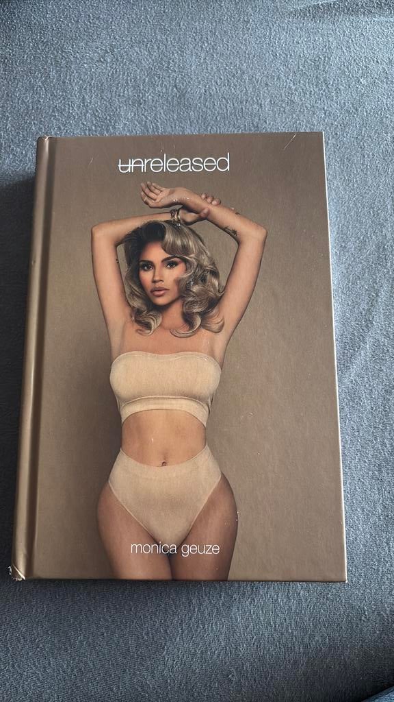 Monica Geuze - Unreleased, Gelezen, Ophalen of Verzenden, Mode algemeen, Monica Geuze