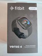 Fitbit versa 4, Sieraden, Tassen en Uiterlijk, Smartwatches, Ophalen, FitBit, Zwart, Zo goed als nieuw