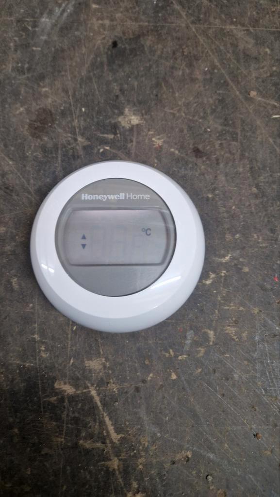 Nefit of remeha thermostaat, div, zie adv, Doe-het-zelf en Verbouw, Verwarming en Radiatoren, Zo goed als nieuw, Thermostaat, Minder dan 200 watt