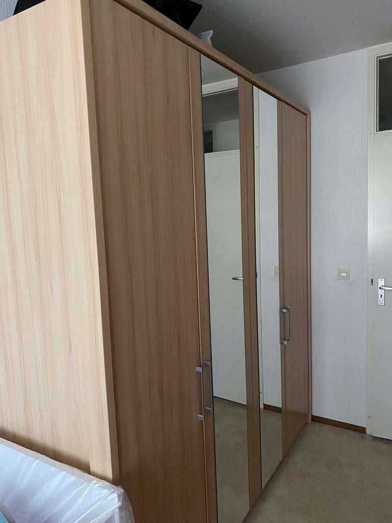 Mooie linnenkast, 200 cm of meer, 150 tot 200 cm, Ophalen of Verzenden, Zo goed als nieuw
