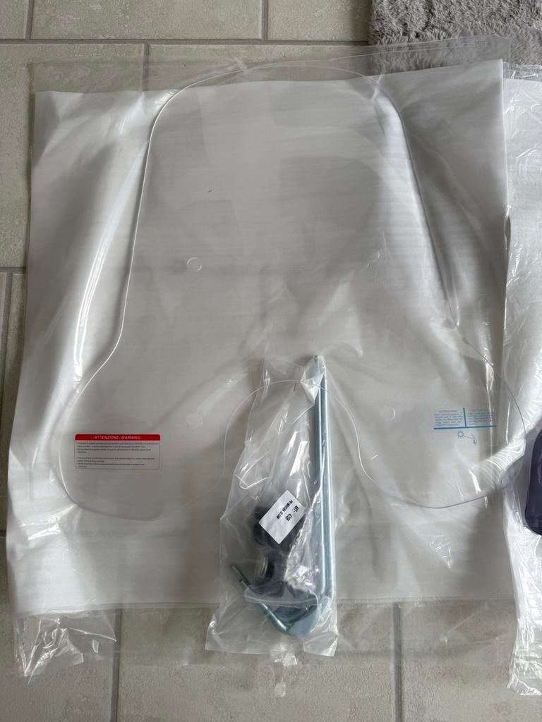 Vespa primavera windscherm hoog helder compleet nieuw, Fietsen en Brommers, Brommeronderdelen | Scooters, Ophalen of Verzenden