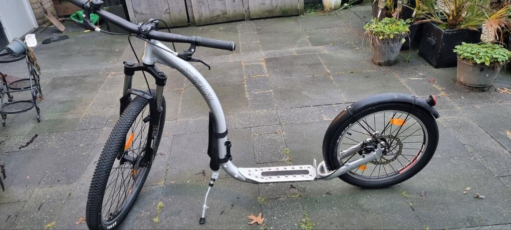 Kickbike - Zo goed als nieuw, Fietsen en Brommers, Steps, Ophalen, Zo goed als nieuw, Kickbike, Kickbike