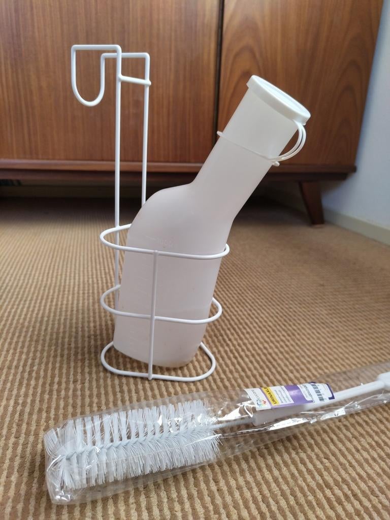 Urinaal met houder en reinigingsborstel, nieuw, Diversen, Verpleegmiddelen, Ophalen of Verzenden, Nieuw