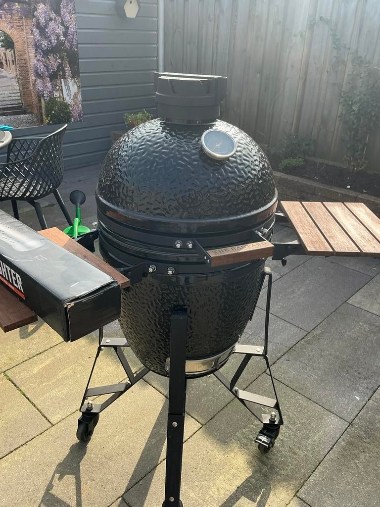 BBQ Bastard medium kamado slechts enkele keren gebruikt, Ophalen, Zo goed als nieuw
