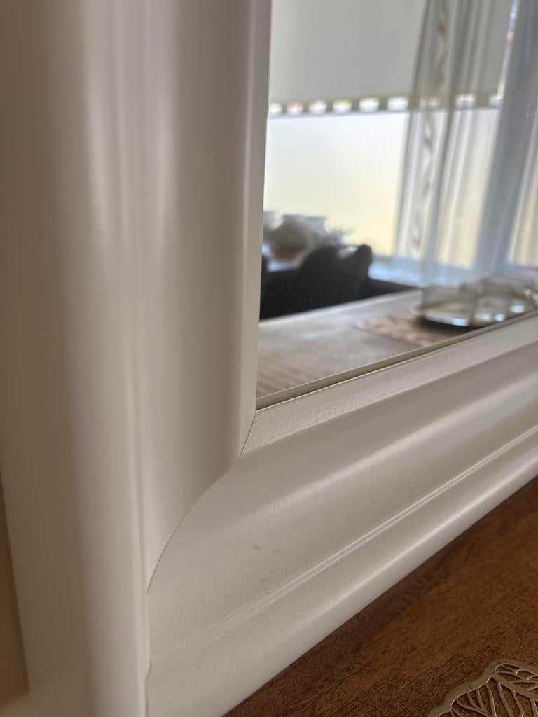 Grote spiegel met witte lijst, Huis en Inrichting, Woonaccessoires | Spiegels, 100 tot 150 cm, Ophalen of Verzenden, Zo goed als nieuw