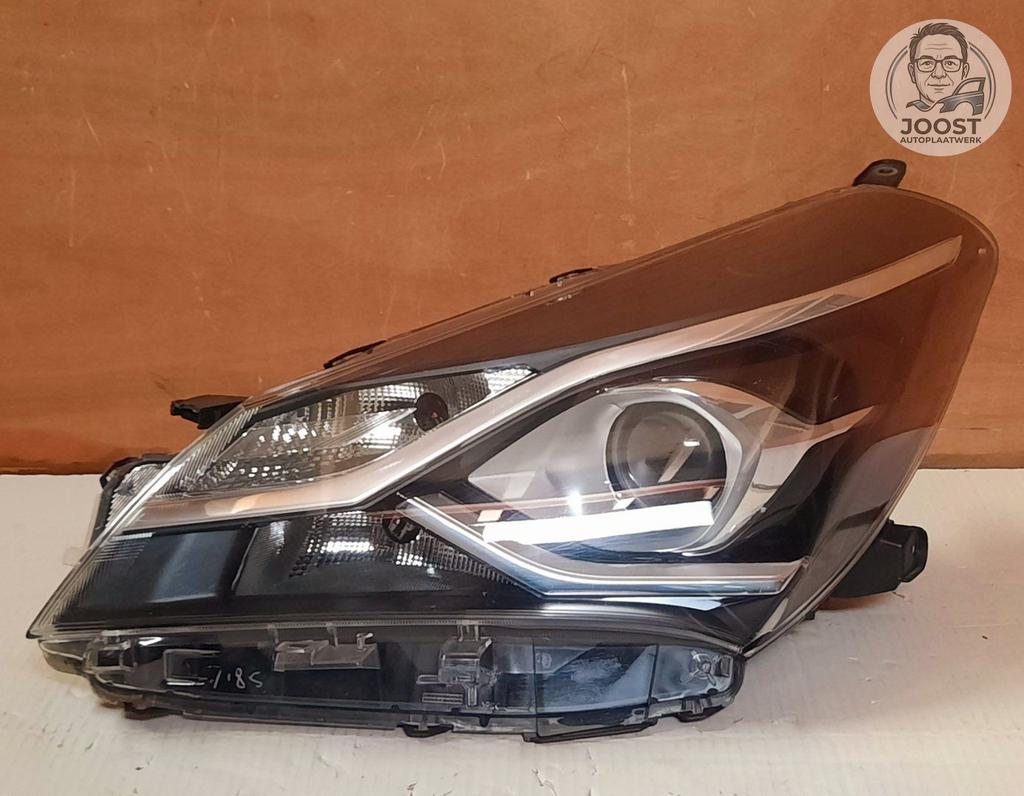 Koplamp links orgineel Toyota Yaris P13 FL 2017-2019, Gebruikt, -, Ophalen of Verzenden, Toyota