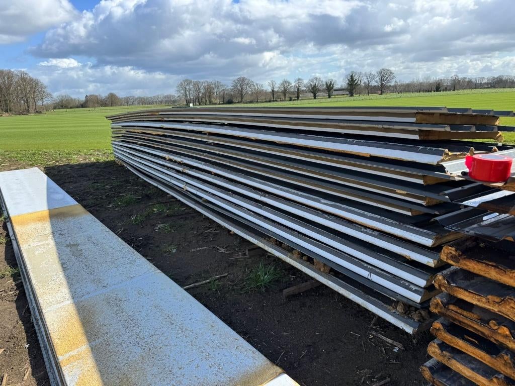 Sandwichpanelen met zonnepanelen beugels en pur, Ophalen, Gebruikt, Overige materialen, 50 tot 100 mm