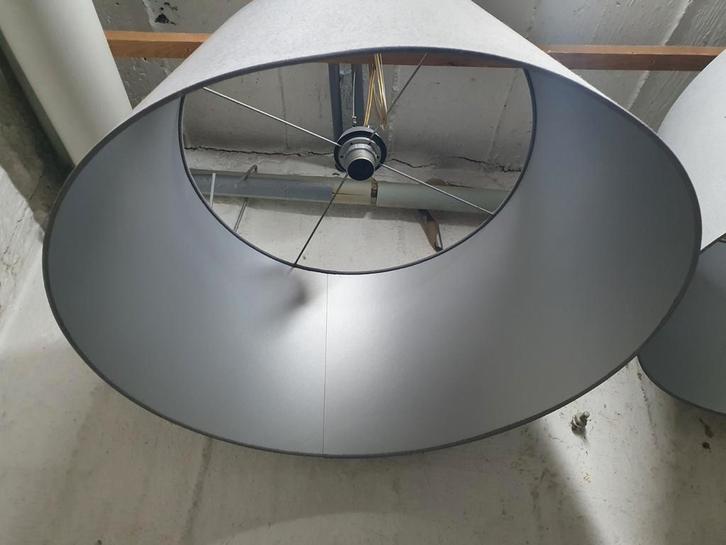 Grijze lampenkap - 60 cm diameter, Huis en Inrichting, Lampen | Lampenkappen, Gebruikt, 25 tot 50 cm, Rond, Grijs, Ophalen