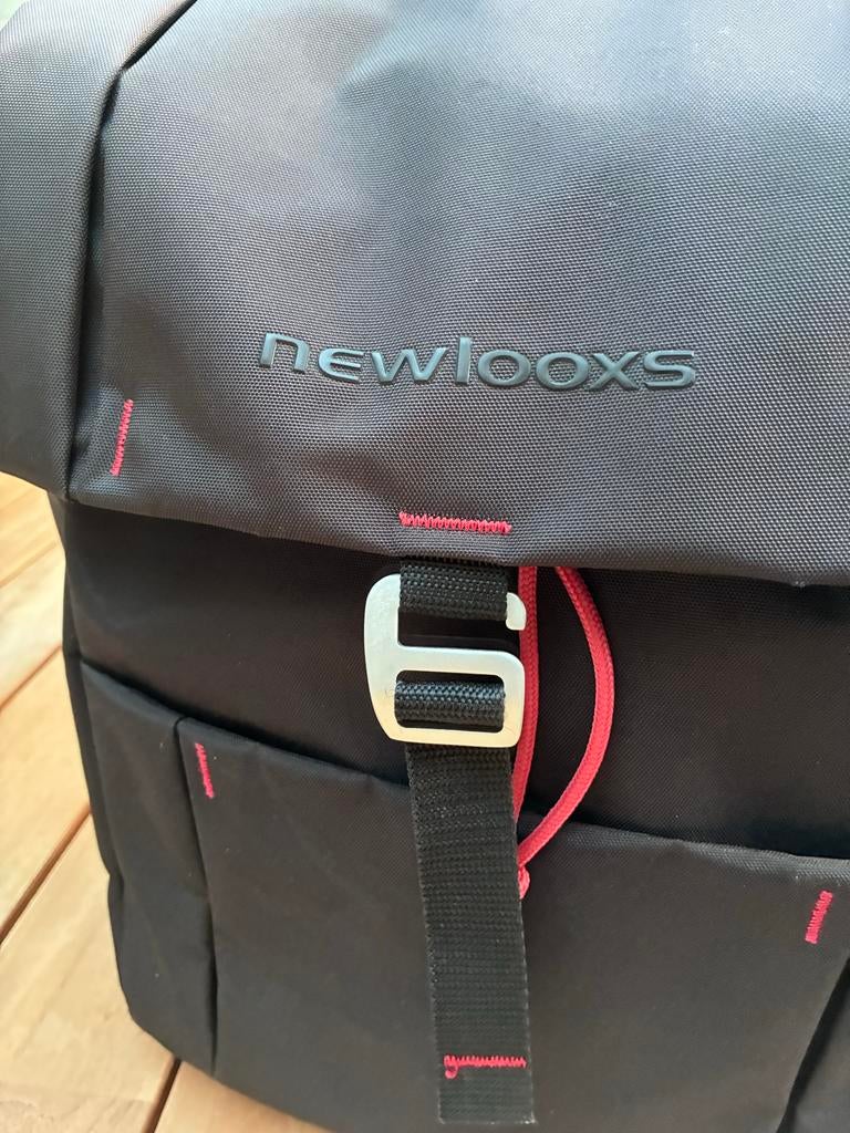 Newlooxs Dubbele Fietstas Zwart met Rode Accent, Fietsen en Brommers, Ophalen of Verzenden, Zo goed als nieuw