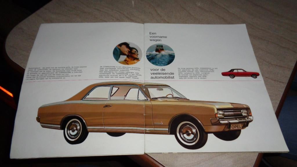 Folder  Set  OPEL  COMMODORE  1967, Boeken, Verzenden, Gelezen, Opel