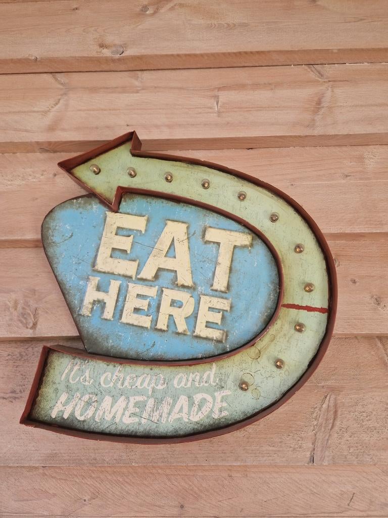 Retro 'Eat Here' Wandbord - Vintage Stijl Decoratie, Huis en Inrichting, Woonaccessoires | Wanddecoraties, Ophalen, Gebruikt