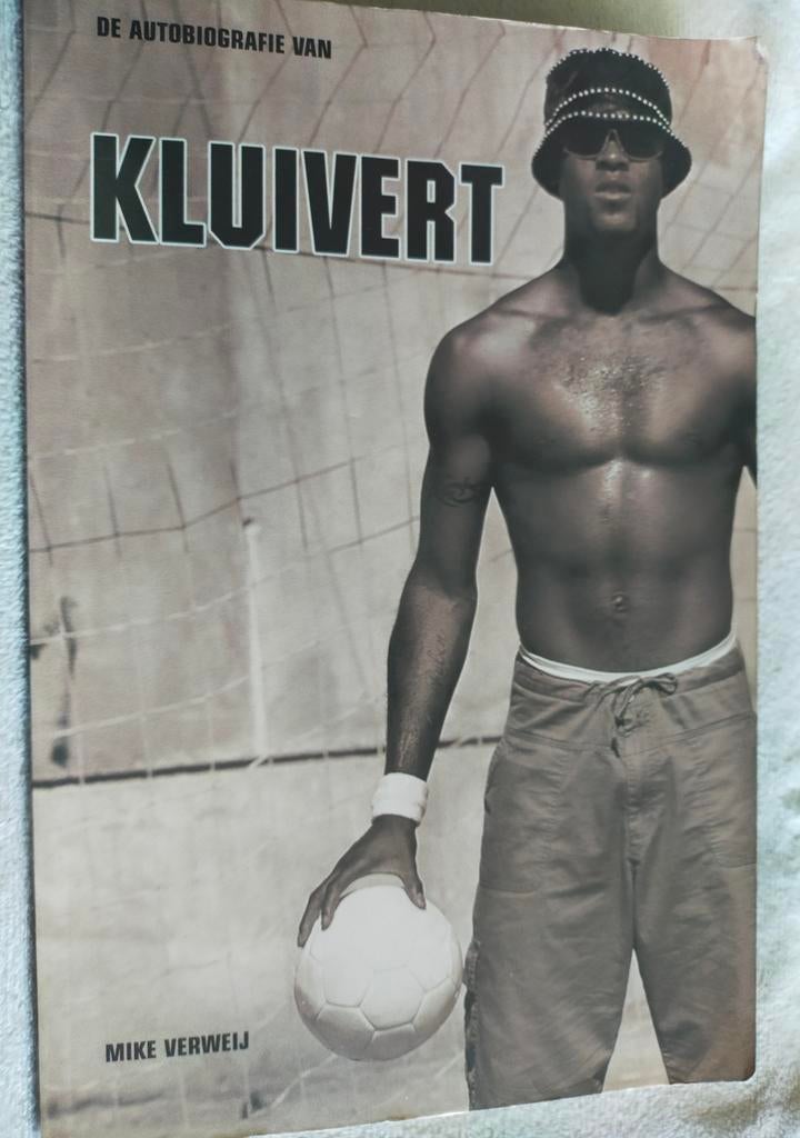 De Autobiografie van Kluivert - Mike Verweij, Ophalen of Verzenden, Gelezen, Mike Verweij, Balsport