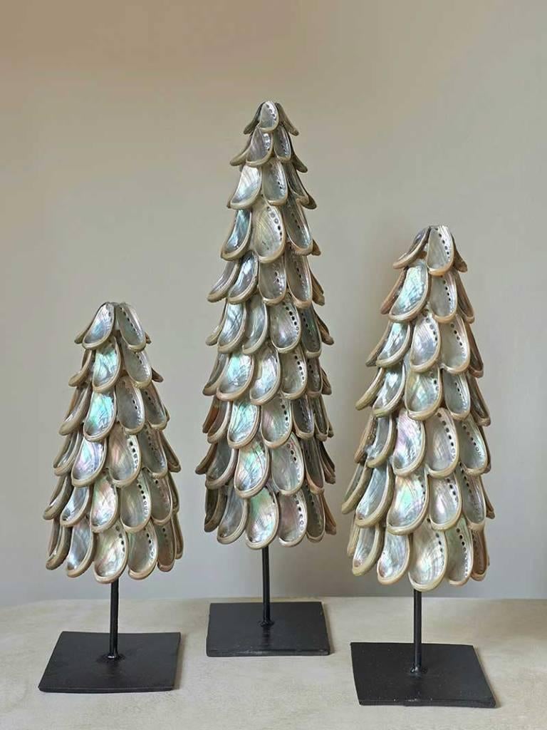 Smalle abalone kerstboom 1 uit Bali, Diversen, Kerst, Ophalen of Verzenden, Tropical home, 6951nk, Nieuw