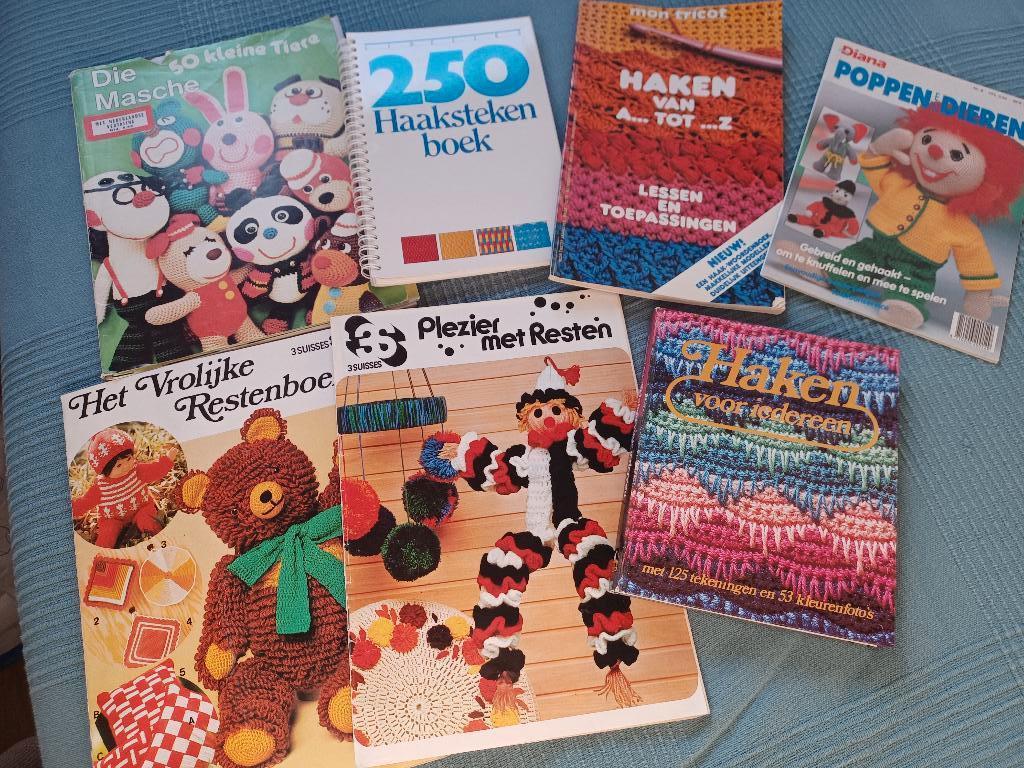 oude haakboeken + 1 breiboek, Hobby en Vrije tijd, Breien en Haken, Ophalen of Verzenden, Gebruikt, Haken, Patroon of Boek