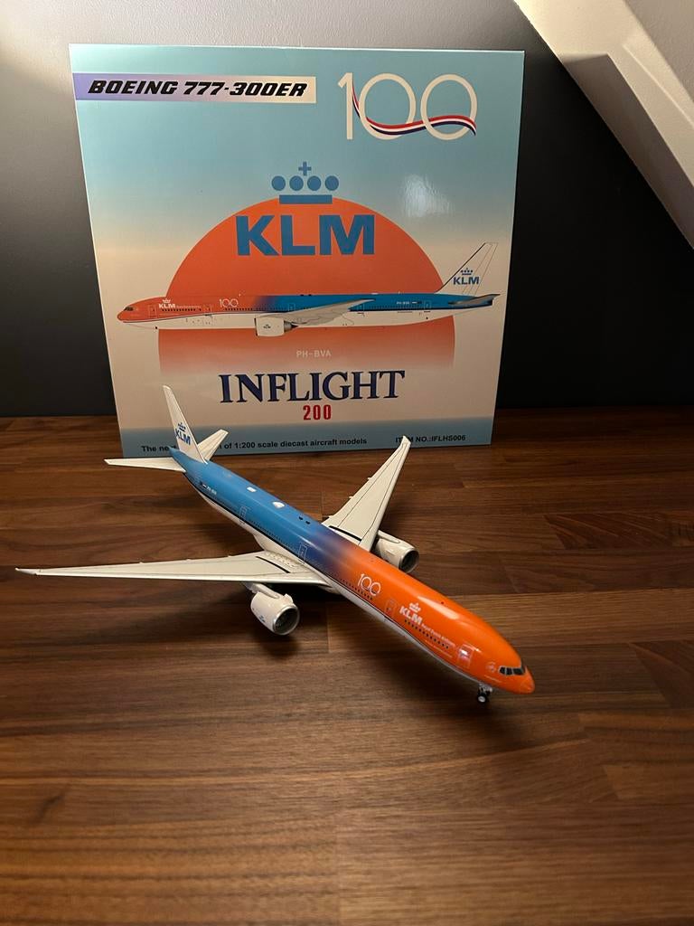 Inflight200 KLM B777-300ER Orange Pride, Ophalen of Verzenden, Zo goed als nieuw, Schaalmodel
