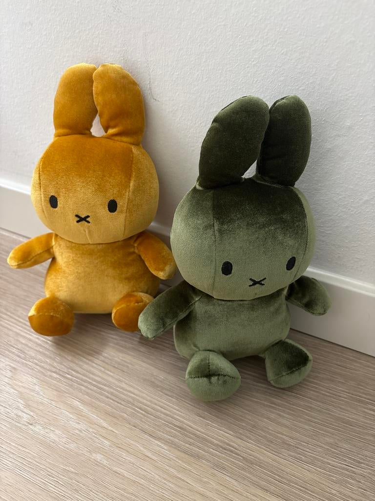Nijntje Miffy knuffels 23 cm velvet okergeel en mosgroen, Geel, Konijn, Nijntje, Ophalen of Verzenden
